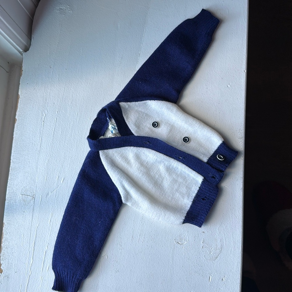 Cool baby sweater vintage